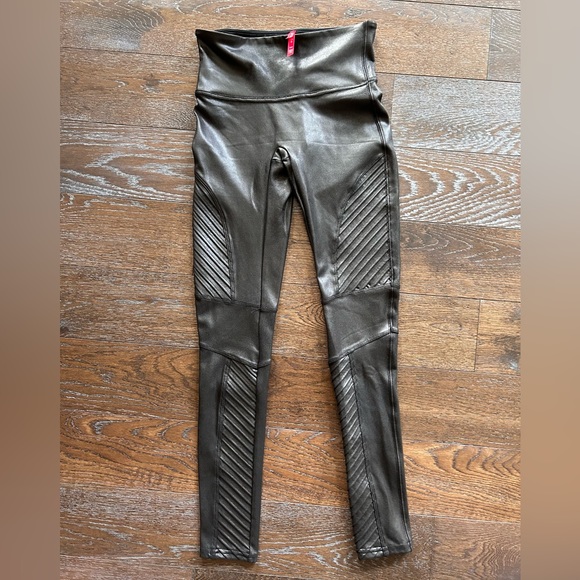 SPANX Faux Leather Moto Leggings Size Small - Picture 5 of 6